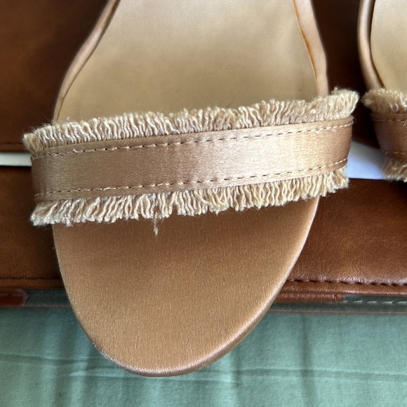 MIX NO. 6 high heels Size 8. Cream color - Picture 6 of 6